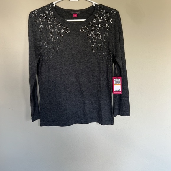 NWT Vince Camuto Studded Shoulder Animal Print Jacquard Sweater - Picture 2 of 5